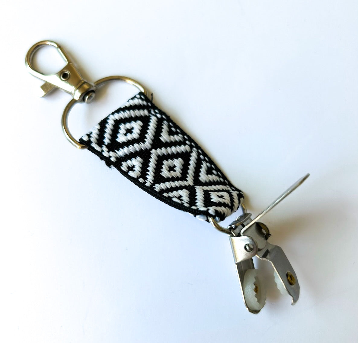 ComboClip. - Black & White Geometric & Silver Hardware